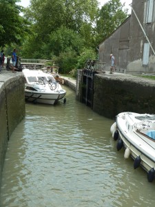 Embouteillage comme sur la rocade, mais de péniches;-)